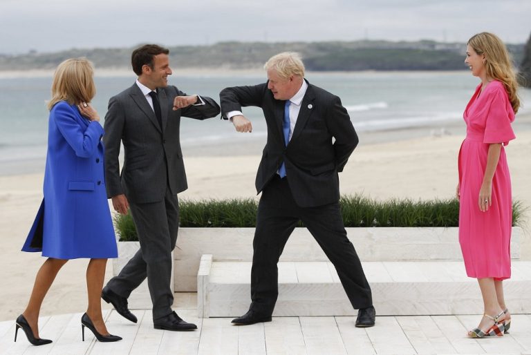 Post-Brexit. Macron îi cere lui Boris Johnson să-și respecte cuvântul dat europenilor