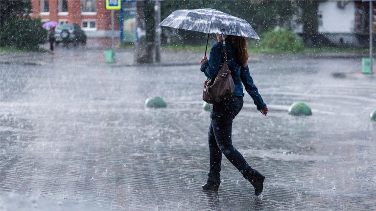 Meteo, 8 iunie. Nu lipsesc ploile și descărcările electrice. Cum vor fi temperaturile