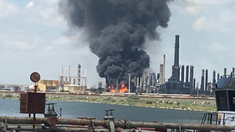 Incendiu Petromidia. Doi dintre răniți, în comă indusă. O altă persoană a fost operată