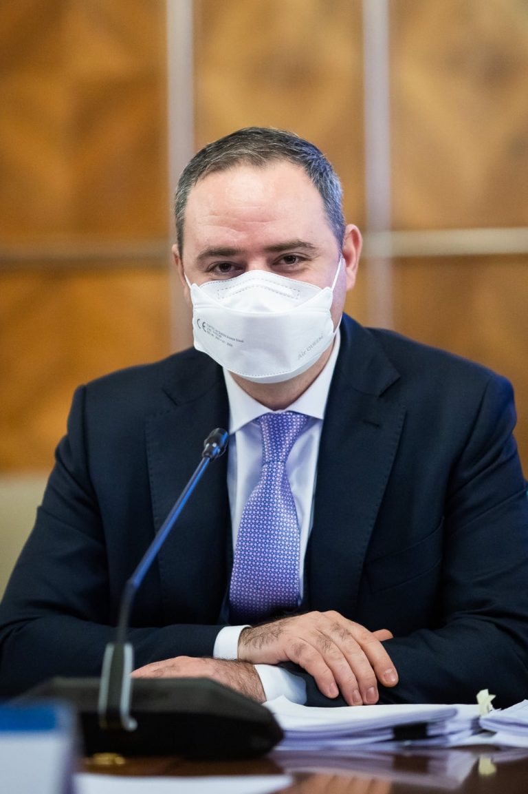 Nazare reacționează pe tema revocării de la Finanțe: ”I-am spus premierului că mi-am făcut treaba”. De ce nu a luat în calcul o demisie