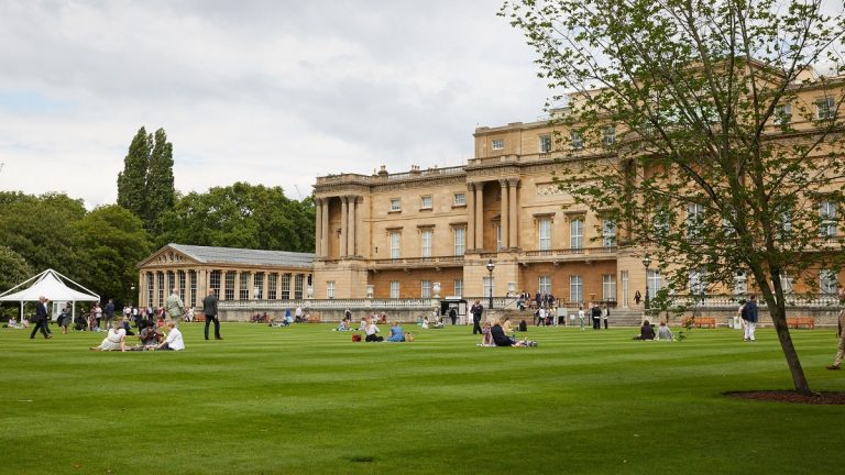 Palatul Buckingham: Grădinile Regale, accesibile pentru picnicuri, o premieră