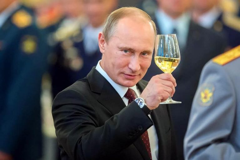 Putin lasă elitele fără șampanie franțuzească