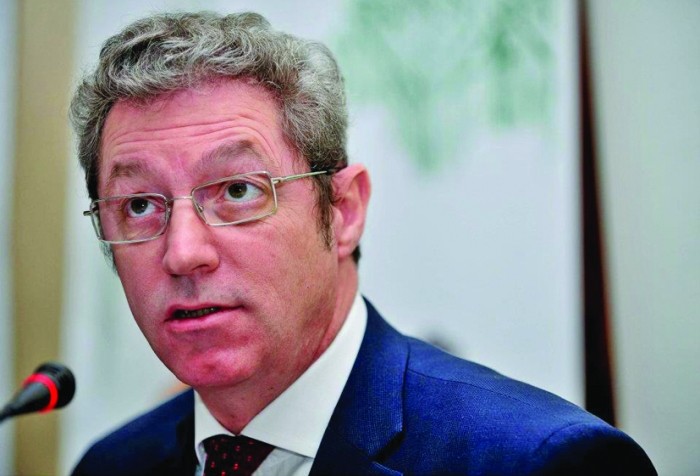 Restricțiile prelungesc pandemia. Până și britanicii s-au prins