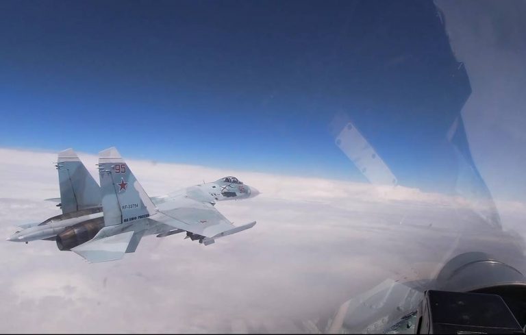 Putin dă iar cu rachete și bombe în Marea Neagră