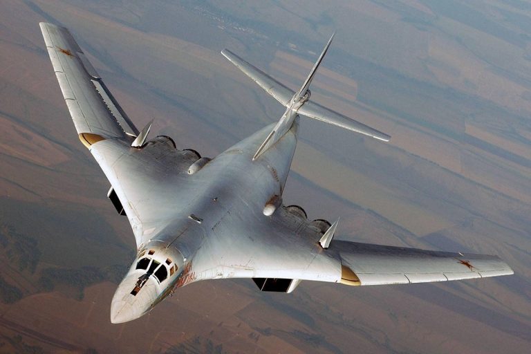 Rusia a mutat două bombardiere strategice în apropierea frontierelor SUA