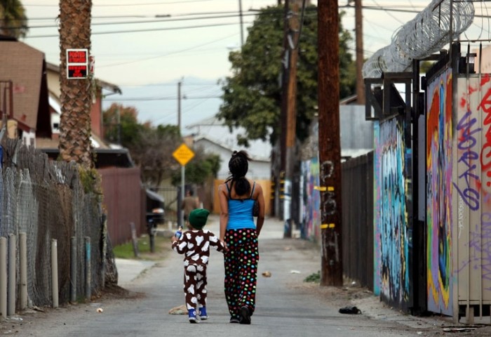 Apartheid sanitar și în Los Angeles. Nevaccinații, împinși în ghetouri!