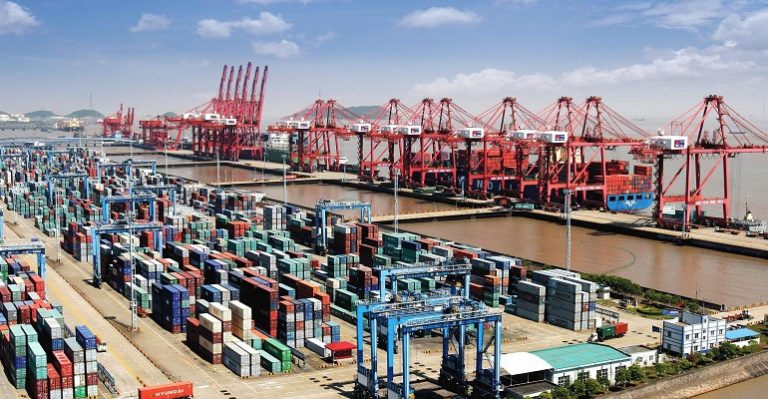 Covid-19 închide un terminal al unuia din principalele porturi din lume