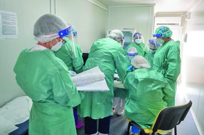 De ce tac medicii? Starea de alertă le aduce mii de lei în plus la salarii
