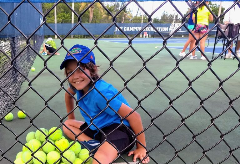 Covid-19 lasă Statele Unite fără mingi de tenis