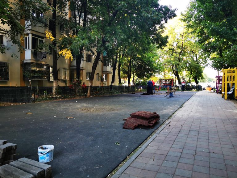 Părculețele din sectorul 4 reparate și reperate pe hartă, prin grija Totul Verde.
