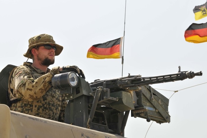 Apărarea europeană: cât mai stă Germania pe margine?