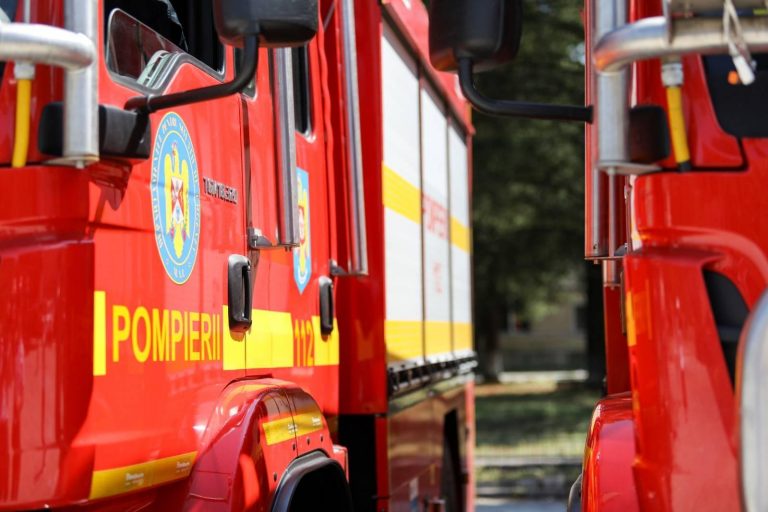 Pompierii, în alertă! Au intervenit în Portul Constanța – incendiu la o navă – VIDEO