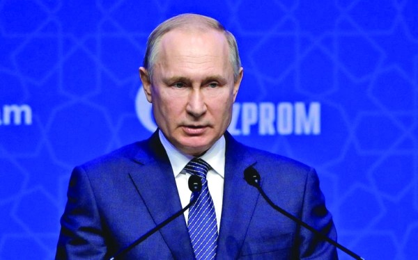 Putin se joacă cu gazul și împarte Europa