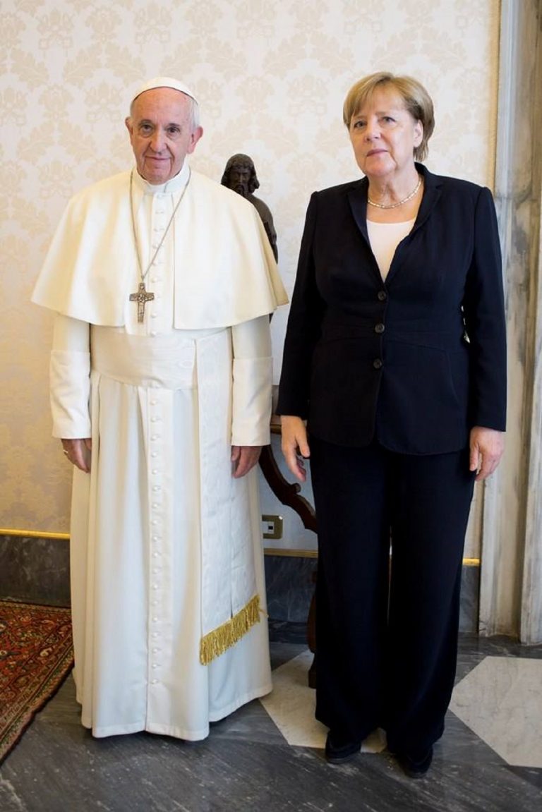 Italia. Angela Merkel, la Roma pentru a-și lua rămas bun de la Papa Francisc