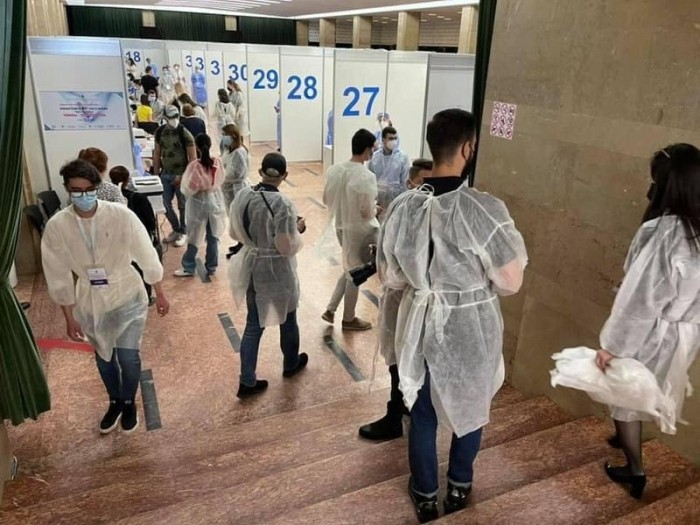 Studenții, deciși să iasă în stradă. Nu vor să fie vaccinați cu forța