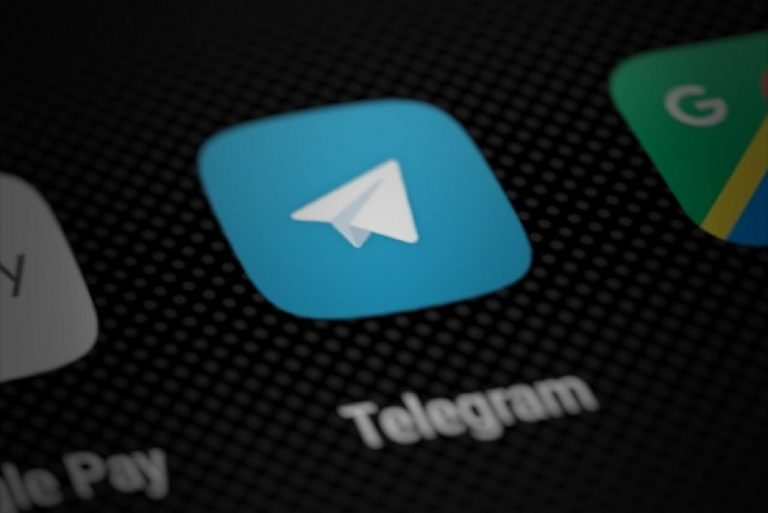 Ce poti face dacă mai pică Whatsapp și Facebook. Soluția la îndemână pentru milioane de români
