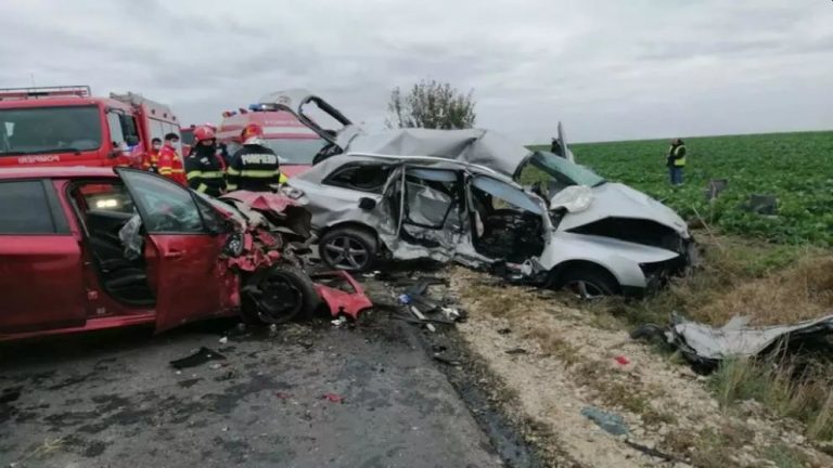 Accident înfiorător! Trei oameni au murit, după un impact devastator. Tragedia s-a produs în județul Constanța – VIDEO