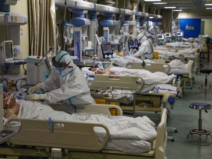 Covid-19 ar putea secera încă 500.000 de vieți până în februarie