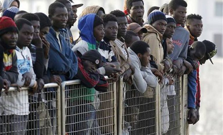 Asaltul migranților: invazia este fără precedent. Cifre șocante prezentate de șeful frontierelor UE