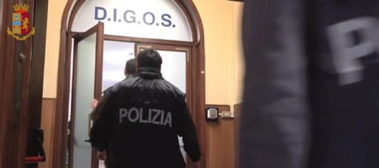 Iată ce o așteaptă pe Șoșoacă peste graniță. Mascații îți vin pe cap (VIDEO)