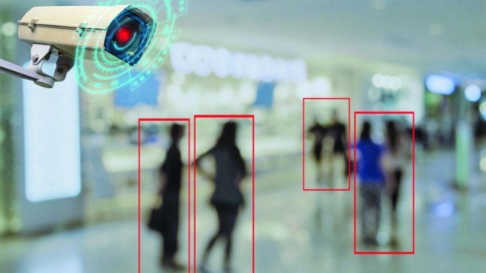 Poliția Big Brother: Inteligența Artificială împarte Europa