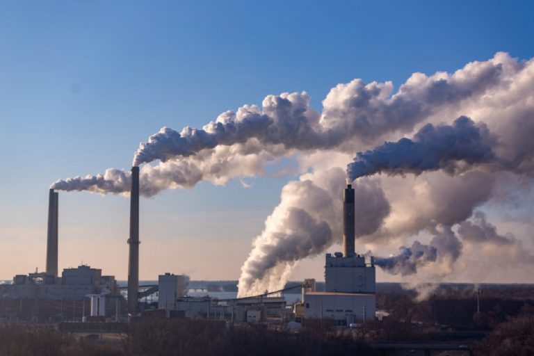 Ucigașul invizibil. Peste 300.000 de decese premature în UE