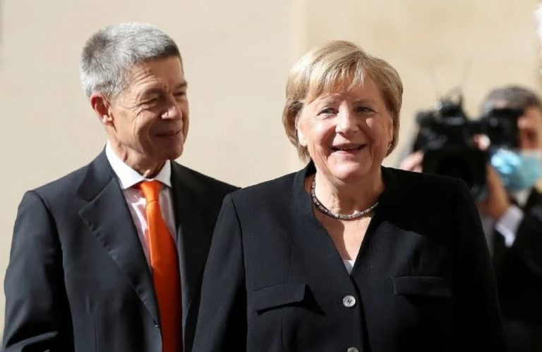 Covid-19. Soțul Angelei Merkel îi critică pe germani că sunt leneși la vaccinare