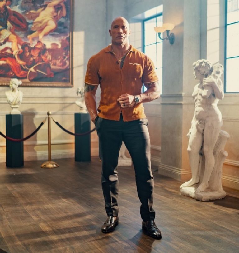 Dwayne Johnson nu va mai folosi arme reale în filmele sale