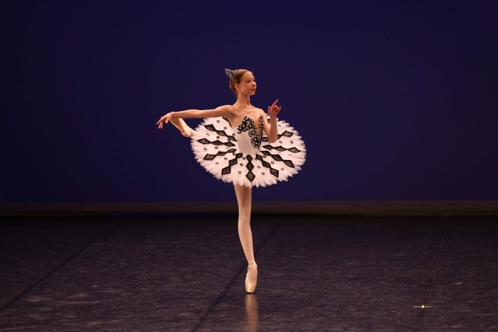 058A-Sofia Barzac-Harlequinade-0238-YAGP PAR 2022-ZF-2846-40473-1-002-238 - Ziarul National