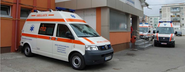 Incident grav! Ambulanțier înjunghiat de un pacient – un bărbat de 78 de ani