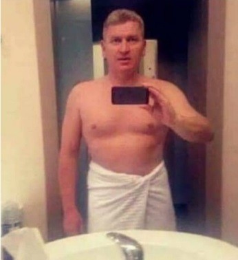 ”Idiotul util” generalului!