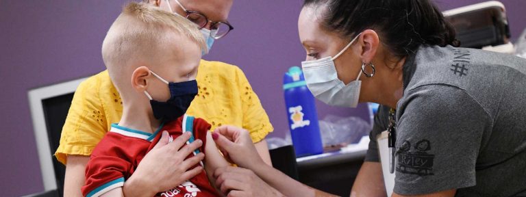 Covid-19. Mai multe țări europene lansează vaccinarea copiilor