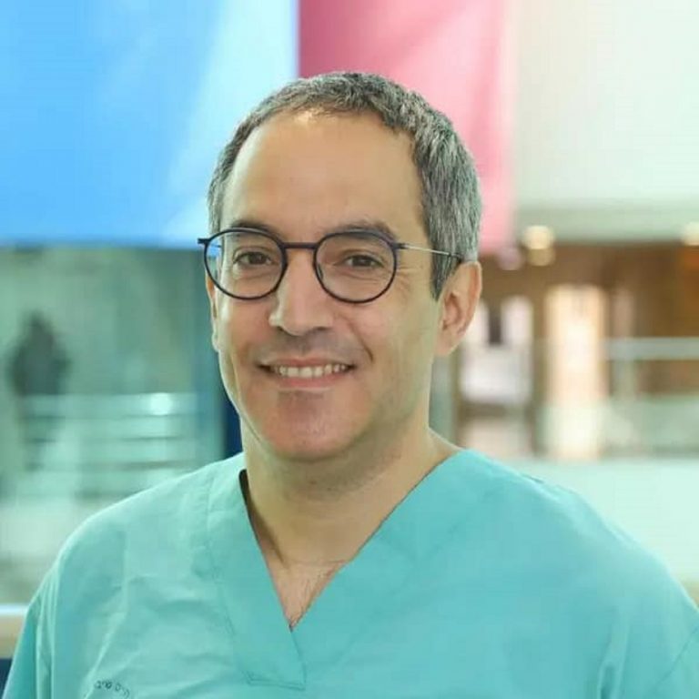 „Eficiența” dozelor. Triplu vaccinat, un medic spune că s-a infectat cu Omicron la Londra