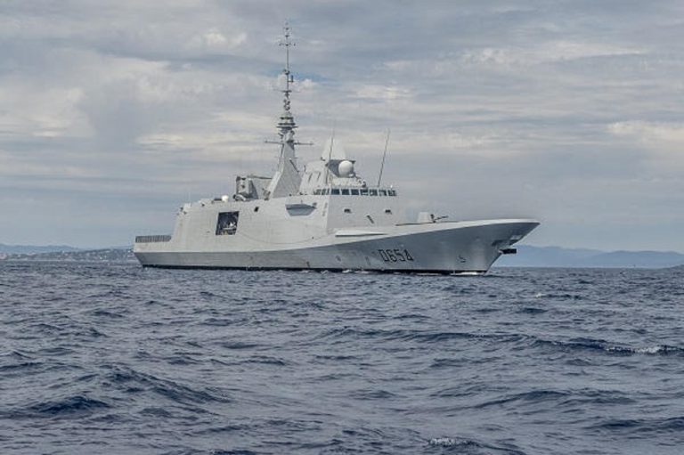 Rusia urmărește o fregată a Franței, dislocată pentru prima dată în Marea Neagră