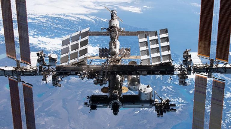 NASA semnează trei contracte pentru stații spațiale private