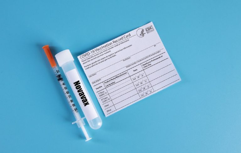 Covid-19. UE ar putea autoriza un al cincilea vaccin, fără virus, Novavax