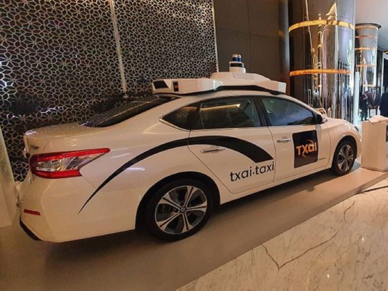 Taxiurile fara șofer au verde în Emiratele Arabe Unite
