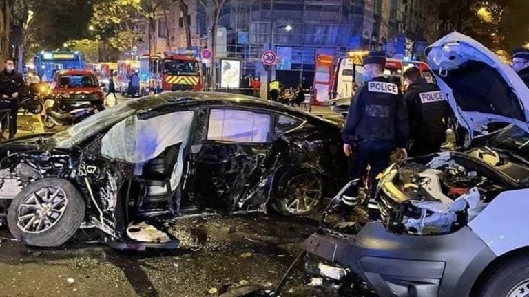 Accident mortal cu Tesla. Șoferul, inculpat pentru ucidere din culpă