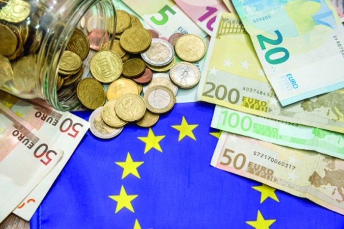 Europa iese din cămașa de forță fiscală