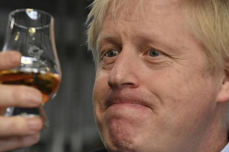 Petrecere acasă la Boris Johnson, în ajunul funeraliilor prinţului Philip