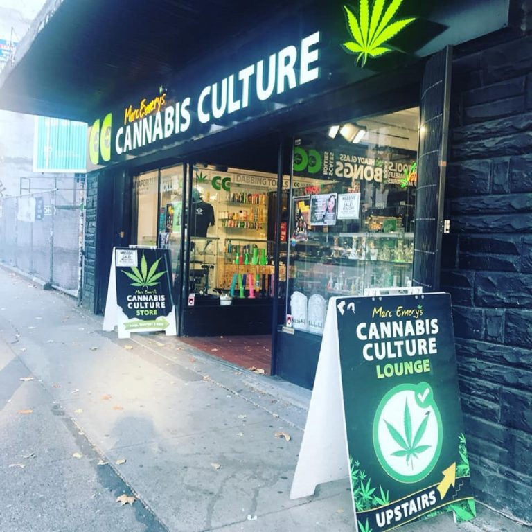 Covid-19 în Canada: Quebec interzice accesul nevaccinaților în magazinele cu alcool și canabis