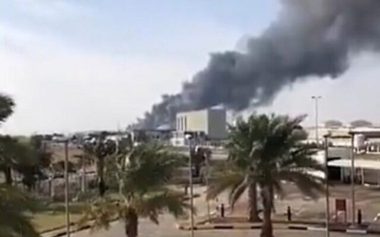 Morți și răniți în Emiratele Arabe Unite: explozii de camioane-cisternă în Abu Dhabi