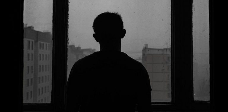 Covid-19 poate provoca o afecțiune mentală extremă. Ce este sindromul Hikikomori