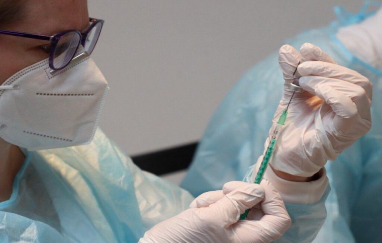 Raport INSP. Crește procentul morților Covid vaccinați