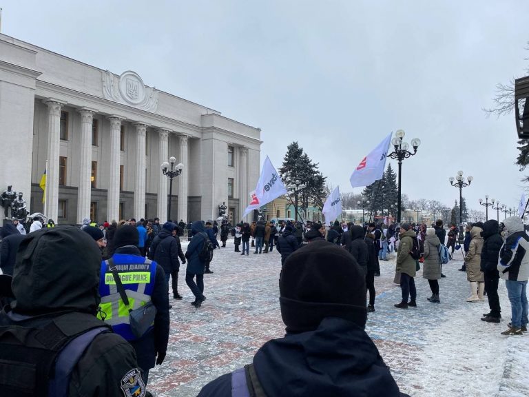 Războiul din Ucraina, doar o REVOLUȚIE. A doua zi de proteste la Kiev, mii de oameni s-au adunat în fața Dumei! – VIDEO