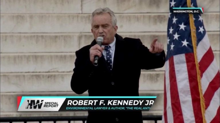 Robert F. Kennedy Jr. sare în barca lui Donald Trump. Alegerile prezidențiale din SUA iau o întorsătură neaşteptată!