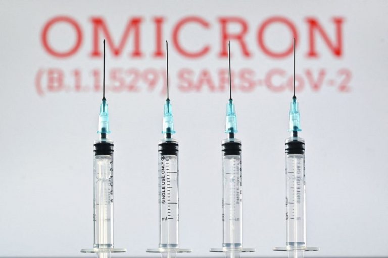 Omicron: Studiile americane confirmă eficacitatea vaccinurilor împotriva cazurilor severe