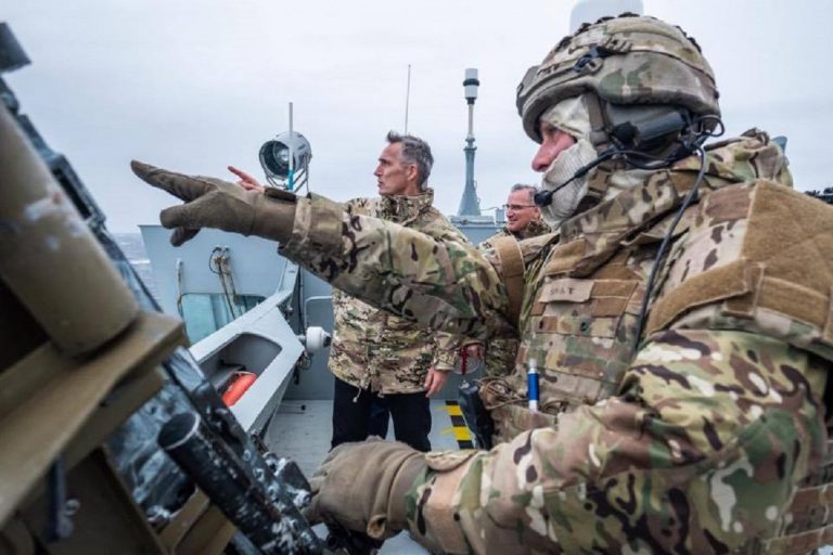Șeful NATO: Riscul unui conflict în Ucraina este real