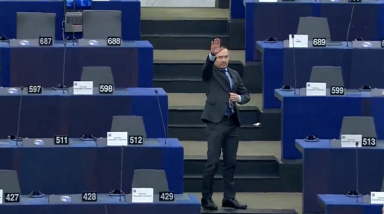 Bulgaria salută nazist în Parlamentul European. „Nu ne spuneți nouă ce să zicem și să facem” (VIDEO)