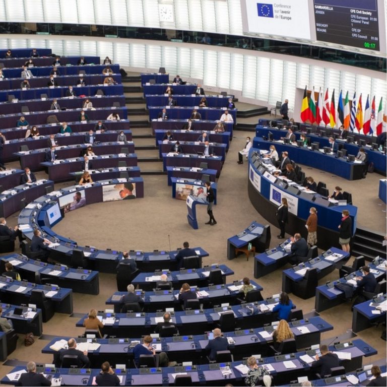 Polonia, pedepsită de Comisia Europeană. Decizia este fără precedent